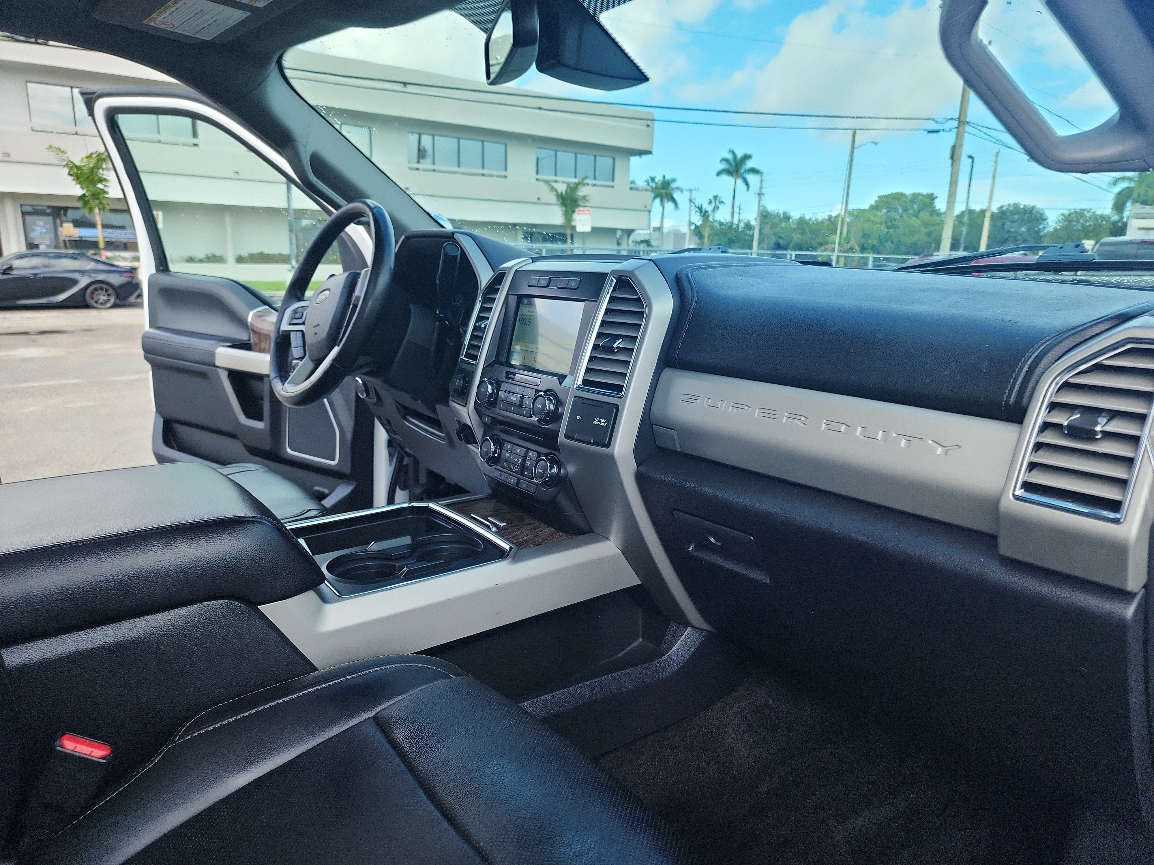 Certified 2017 Ford F250 Lariat w/ Lariat Ultimate Package AWD/4WD image 29