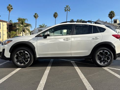 Used 2022 Subaru Crosstrek 2.0i Premium w/ Moonroof Package image 7