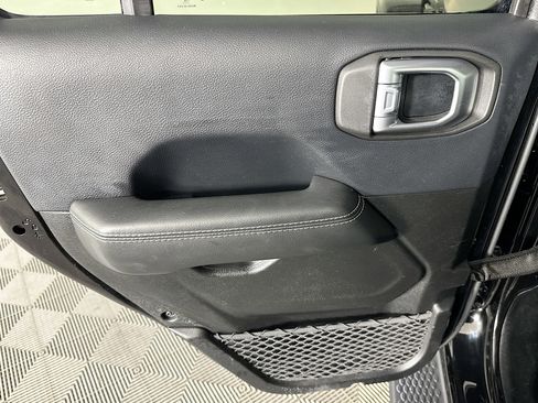 Used 2018 Jeep Wrangler Unlimited Sahara w/ Uconnect 4C Nav & Sound Group image 25