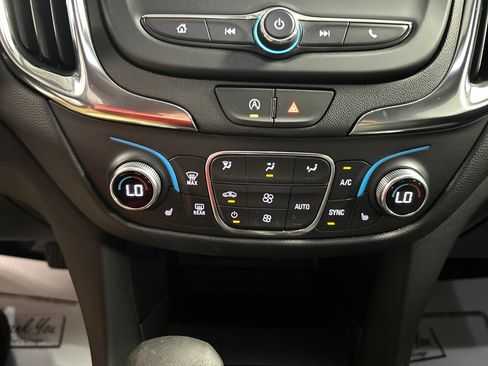 Used 2024 Chevrolet Equinox LT FWD image 19