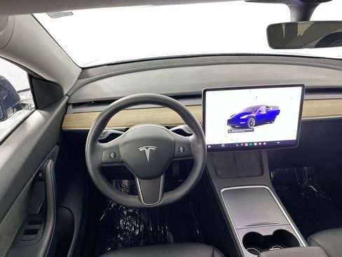 Used 2022 Tesla Model Y Long Range AWD/4WD image 21