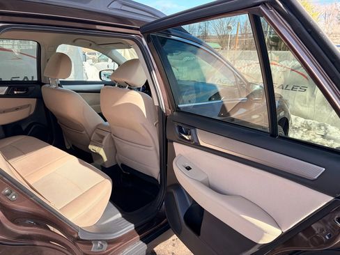 Used 2019 Subaru Outback 2.5i Premium image 24