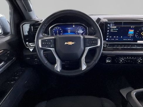 Used 2023 Chevrolet Silverado 1500 LT AWD/4WD image 8