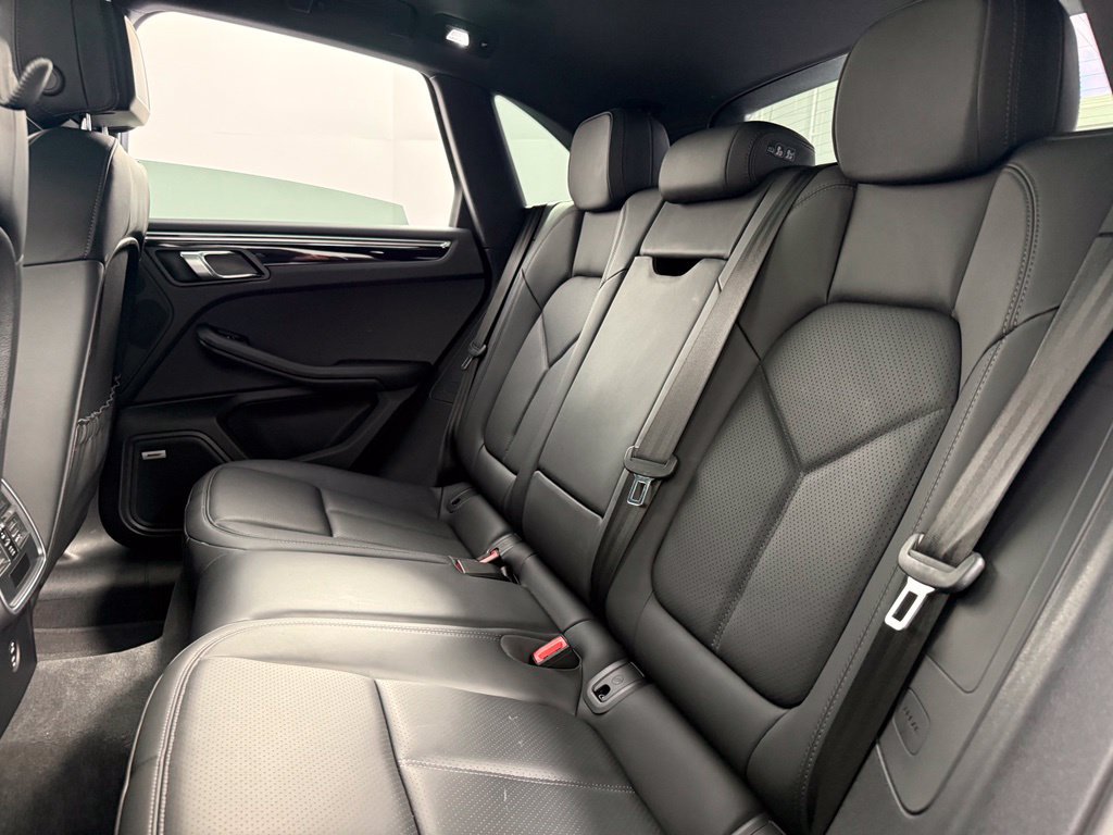 Certified 2021 Porsche Macan AWD/4WD image 41