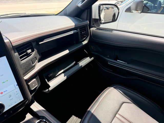 Used 2024 Ford Expedition Limited AWD/4WD image 29