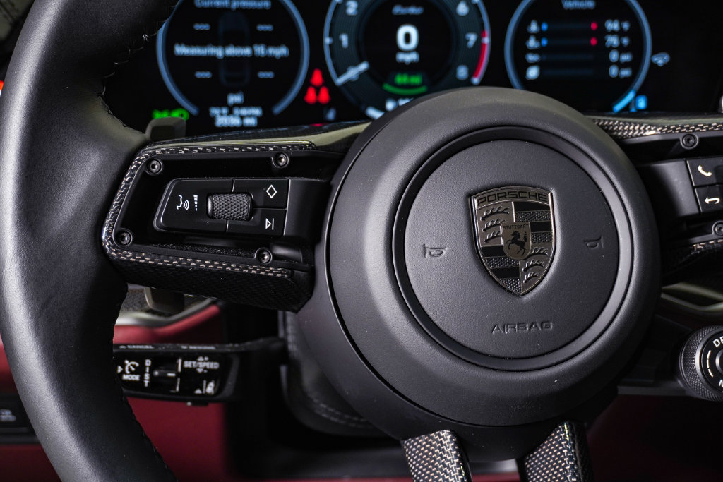 Certified 2025 Porsche Cayenne Turbo AWD/4WD image 21