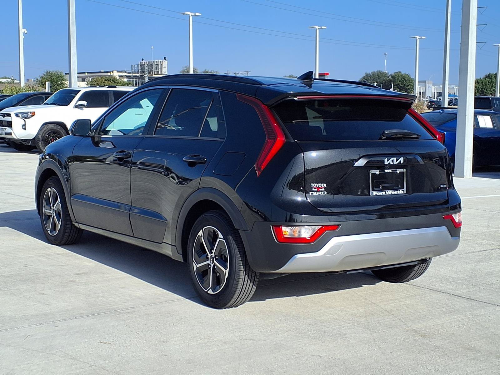 Used 2025 Kia Niro LX FWD image 7