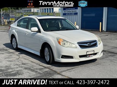 Used 2010 Subaru Legacy 2.5i Premium AWD/4WD image 3