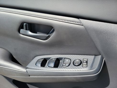 Certified 2025 Nissan Sentra S FWD image 13