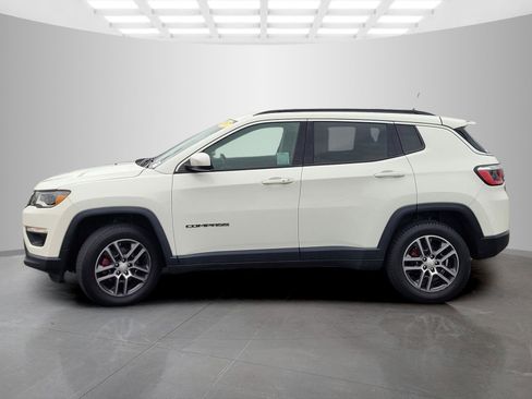 Used 2017 Jeep Compass Latitude w/ Safe & Security Group AWD/4WD image 8