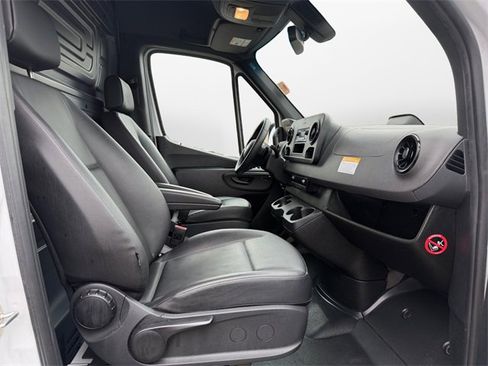 Used 2025 Mercedes-Benz Sprinter 2500 image 15
