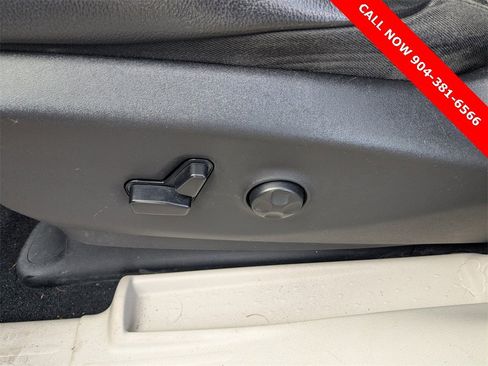 Used 2020 Chrysler Pacifica Touring-L image 20