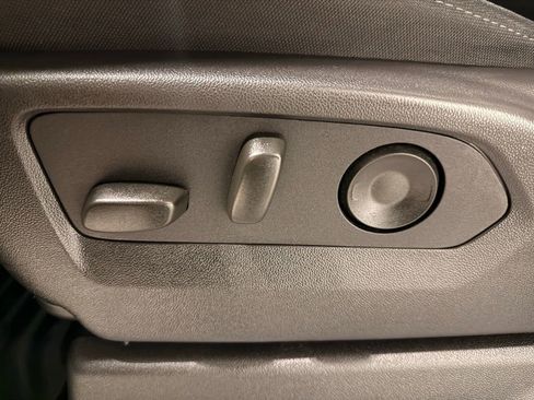 Used 2024 Chevrolet Silverado 1500 Custom image 15