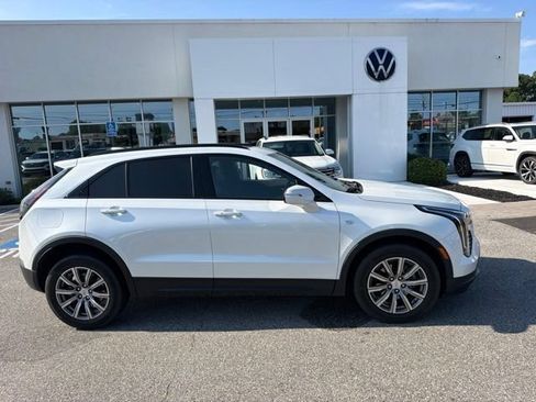 Used 2023 Cadillac XT4 Sport FWD image 3