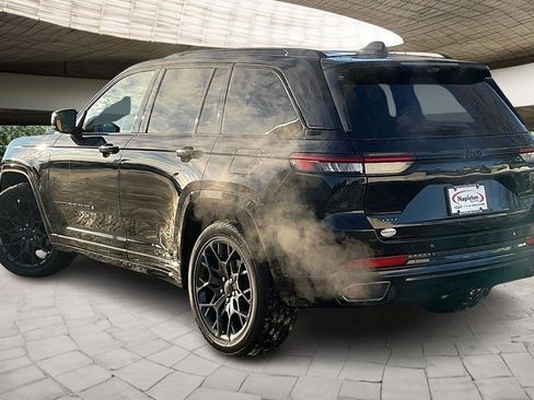 New 2025 Jeep Grand Cherokee Summit image 3