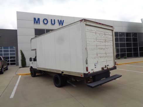 Used 2012 Ford E-350 and Econoline 350 Super Duty w/ Payload Pkg RWD image 6