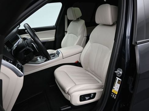 Used 2022 BMW X5 M50i w/ Executive Package image 11