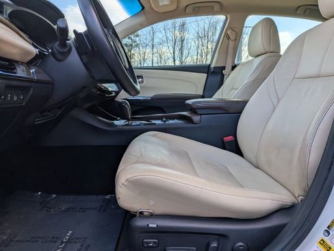 Used 2013 Toyota Avalon Limited image 19