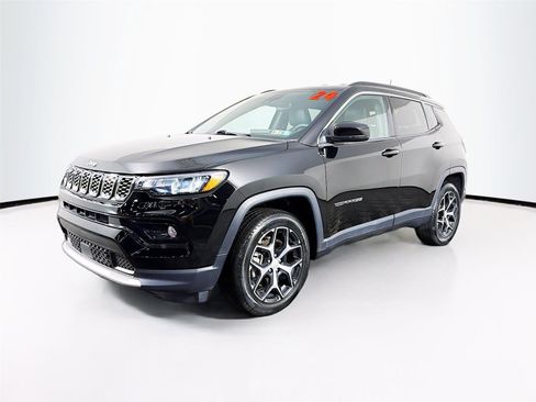 Used 2024 Jeep Compass Limited AWD/4WD image 3