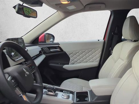 Used 2023 Mitsubishi Outlander SEL image 10