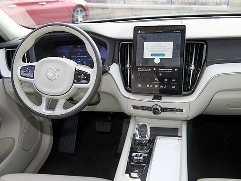 New 2026 Volvo XC60 B5 Ultra w/ Protection Package Premier image 25