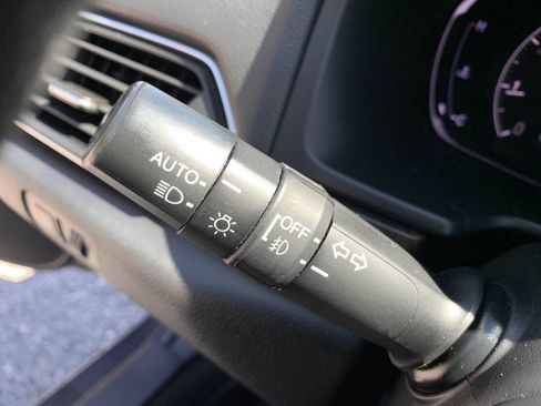 Used 2019 Honda Accord EX image 17