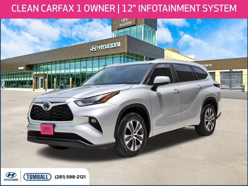 Used 2024 Toyota Highlander XLE FWD image 1