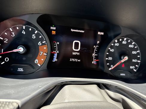 Used 2025 Jeep Compass Trailhawk AWD/4WD image 16