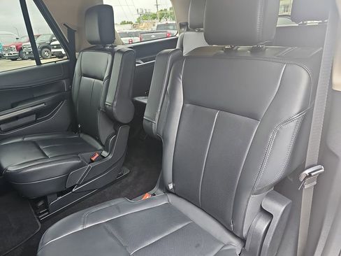 Used 2022 Ford Expedition XLT RWD image 14