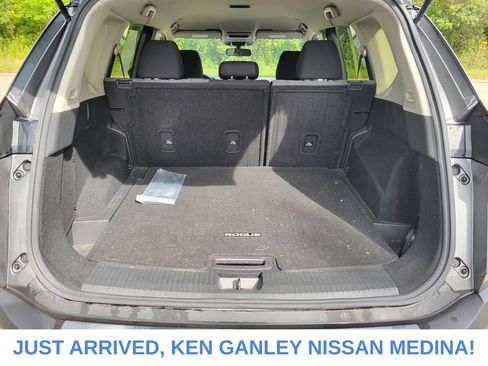 Certified 2023 Nissan Rogue SV AWD/4WD image 17