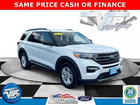 Used 2024 Ford Explorer XLT w/ Equipment Group 202A AWD/4WD image 1