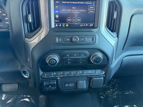 Used 2025 Chevrolet Silverado 1500 Custom Trail Boss w/ LPO, Dark Essentials Package image 12