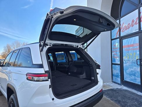 New 2026 Jeep Grand Cherokee Altitude image 89