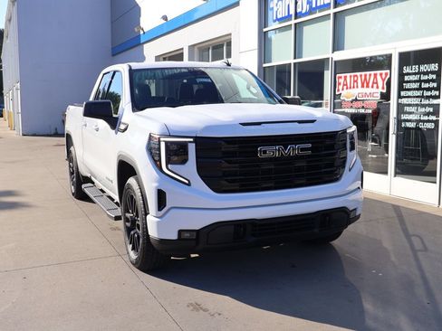 Used 2023 GMC Sierra 1500 Elevation w/ LPO, Elevation Black Package AWD/4WD image 2