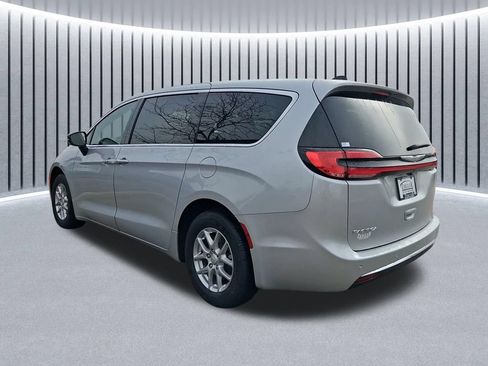 New 2026 Chrysler Pacifica Select FWD image 14