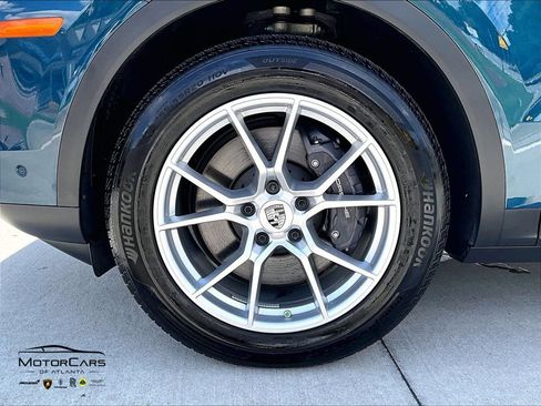 Used 2026 Porsche Cayenne AWD/4WD image 9