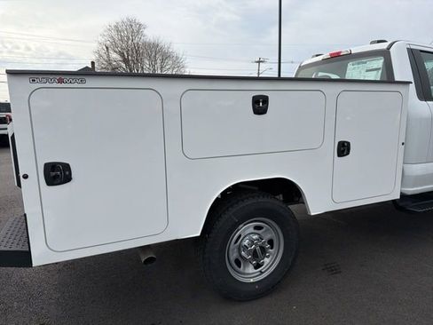 New 2026 Ford F350 XL w/ XL Chrome Package image 4