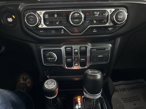 Used 2023 Jeep Wrangler Unlimited Sahara w/ Cold Weather Group image 38