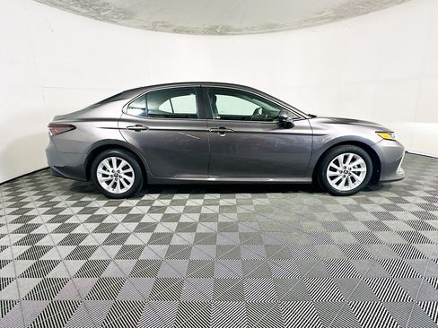 Used 2023 Toyota Camry XLE FWD image 2