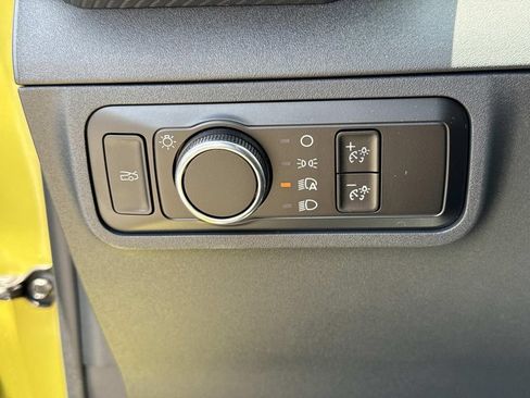 Used 2025 Ford Mustang Coupe RWD image 35
