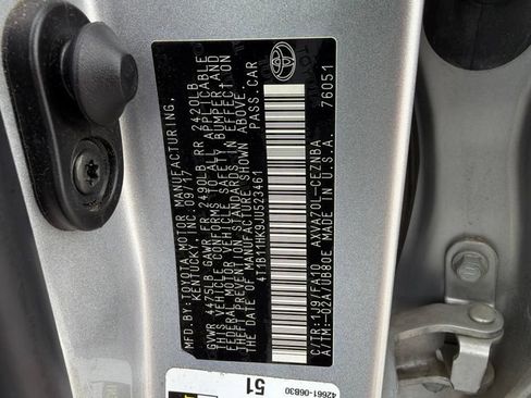 Used 2018 Toyota Camry LE FWD image 11
