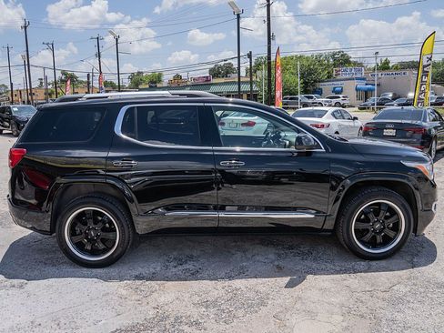 Used 2019 GMC Acadia Denali w/ Technology Package FWD image 4