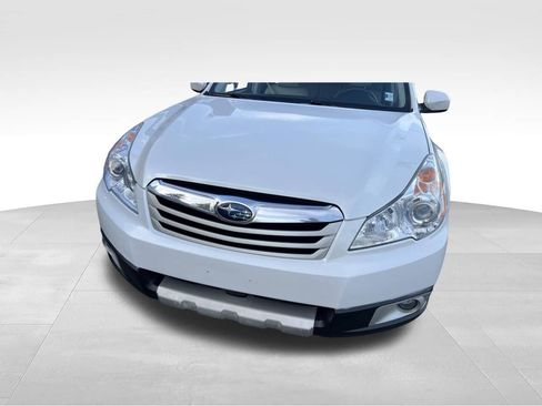 Used 2012 Subaru Outback 3.6R Limited AWD/4WD image 10