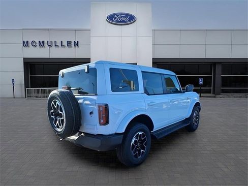 New 2025 Ford Bronco Outer Banks image 5