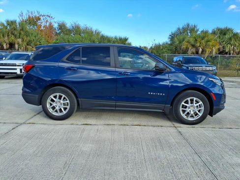 Used 2022 Chevrolet Equinox LS w/ LS Convenience Package image 8