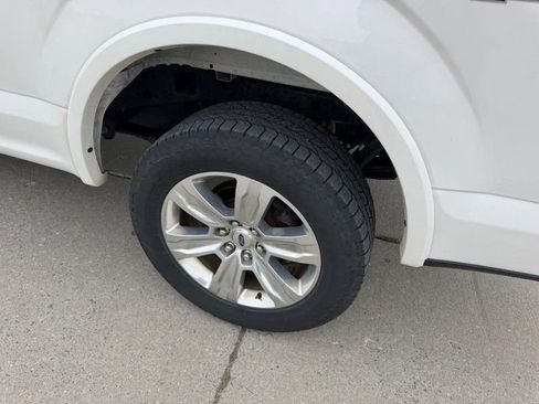 Used 2019 Ford F150 Platinum w/ Equipment Group 701A Luxury AWD/4WD image 6
