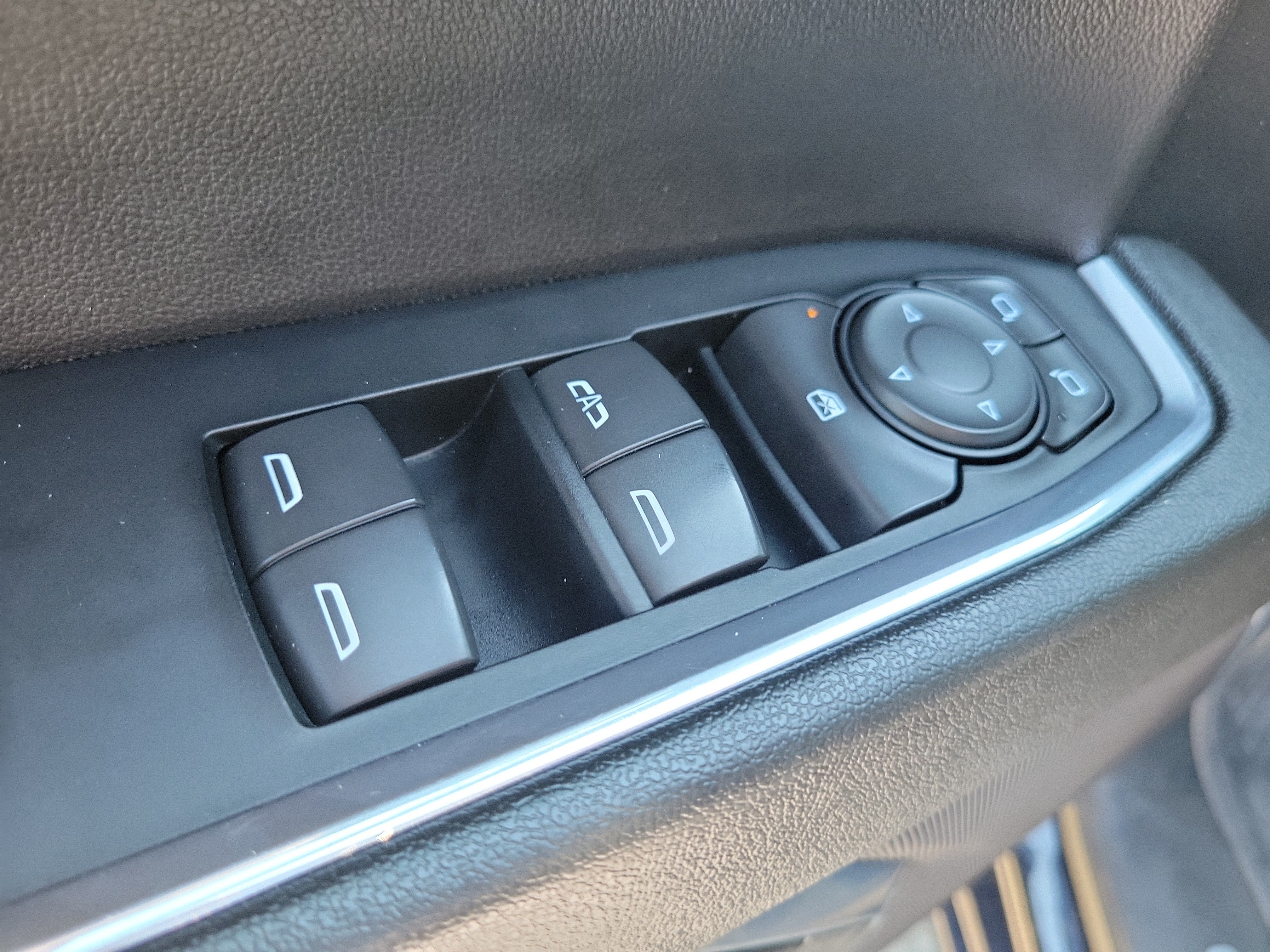 Used 2023 GMC Sierra 1500 SLE w/ Enhanced Capability Package AWD/4WD image 19