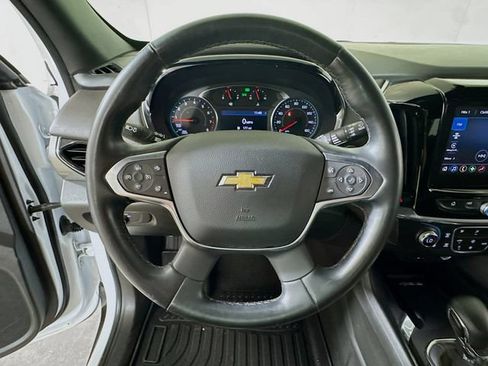 Used 2023 Chevrolet Traverse LT FWD image 9
