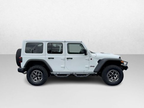 Used 2025 Jeep Wrangler Unlimited Rubicon w/ Convenience Group AWD/4WD image 2