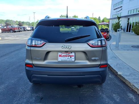 Used 2020 Jeep Cherokee Latitude Plus w/ Cold Weather Group AWD/4WD image 7